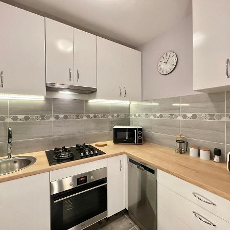ורשה Apartament Przy Atrium, Stacja Metra Rondo Onz מראה חיצוני תמונה