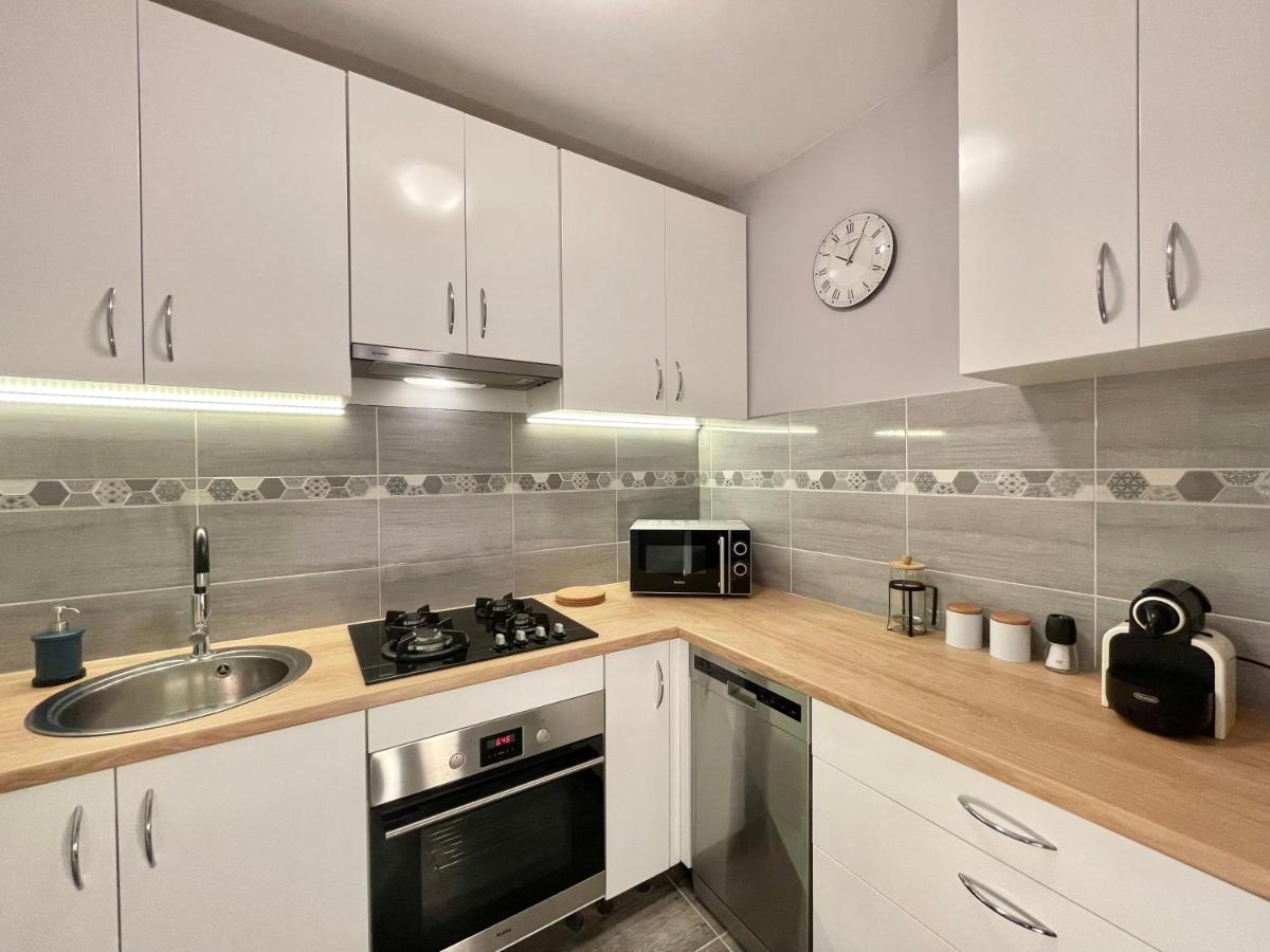 ורשה Apartament Przy Atrium, Stacja Metra Rondo Onz מראה חיצוני תמונה