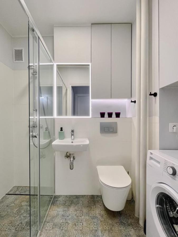 ורשה Apartament Przy Atrium, Stacja Metra Rondo Onz מראה חיצוני תמונה